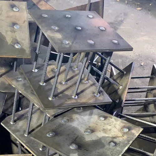 在确定襄樊预埋件位置时，需要考虑以下几点