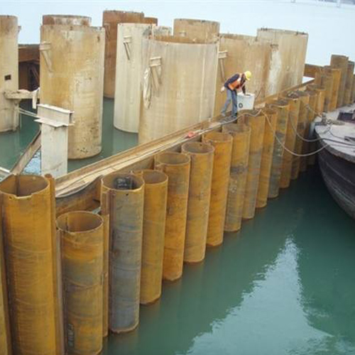 襄樊钢护筒现场安装